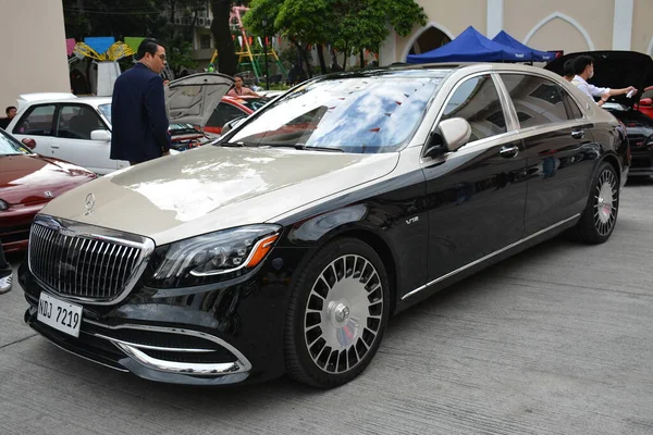 MANILA, PH-27 - Mercedes Benz Maybach 27 Ocak 2024 tarihinde Manila, Filipinler 'de Revolve Car Show' da. Revolve, Filipinler 'de San Beda Üniversitesi' nde düzenlenen yıllık bir otomobil fuarıdır..