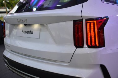 PARANAQUE, PH - 9 Haziran - Kia Sorento 9 Haziran 2024 'te Paranaque, Filipinler' de Kia Sonet 'te sergilenecek. Kia, Güney Kore merkezli bir araba üreticisi.. 