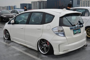 PARANAQUE, PH - 9 Haziran - Juice 'ta Honda Jazz 9 Haziran 2024 tarihinde Paranaque, Filipinler' de buluştu. Meyve suyu, Filipinler 'de düzenlenen bir otomobil yarışması..