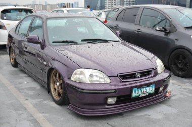 PARANAQUE, PH - 9 Haziran - Honda Civic Juice 'da 9 Haziran 2024 tarihinde Paranaque, Filipinler' de buluştu. Meyve suyu, Filipinler 'de düzenlenen bir otomobil yarışması..