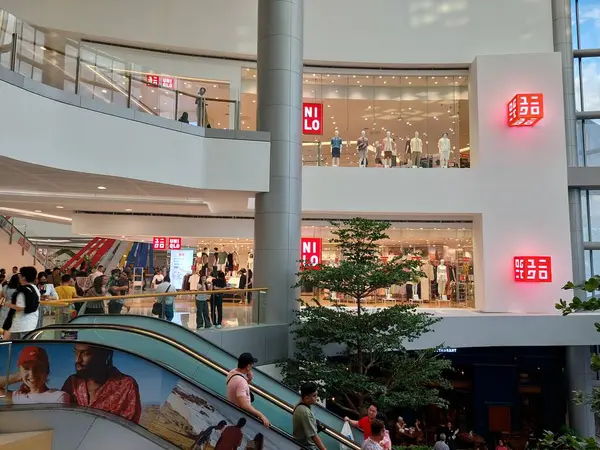 stock image PASAY, PH - JUNE 1 - Uniqlo facade at SM Mall of Asia on June 1, 2024 in Pasay, Philippines. Uniqlo is a Japanese casual wear retailer based in Yamaguchi, Japan.