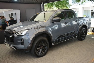 Pasay, PH - 11 Mayıs - Isuzu dmax 11 Mayıs 2024 tarihinde Pasay, Filipinler 'de Autofest test sürüşünde. Autofest, Filipinler 'de her yıl düzenlenen bir test sürüşü otomobil etkinliğidir..