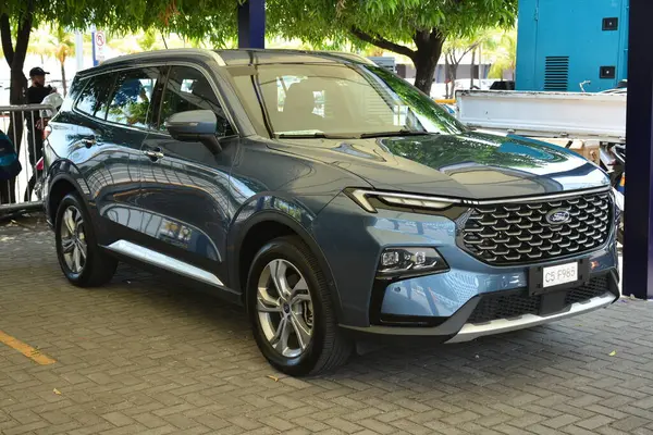 Pasay, PH - 11 Mayıs - Ford bölgesi 11 Mayıs 2024 tarihinde Pasay, Filipinler 'de Autofest test sürüşünde. Autofest, Filipinler 'de her yıl düzenlenen bir test sürüşü otomobil etkinliğidir..