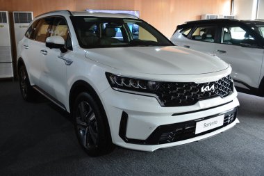 Pasay, PH - 11 Mayıs - Kia Sorento 11 Mayıs 2024 tarihinde Pasay, Filipinler 'de Autofest test sürüşünde. Autofest, Filipinler 'de her yıl düzenlenen bir test sürüşü otomobil etkinliğidir..