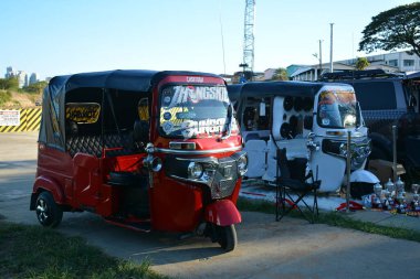 MARIKINA, PH - 4 Mayıs - 4 Mayıs 2024 tarihinde Filipinler, Marikina 'da VIP araba fuarında Bajaj RE. VIP, Filipinler 'de yapılan bir otomobil ve motosiklet fuarıdır..