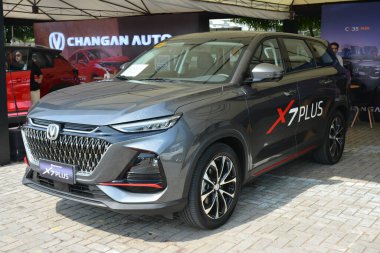 Pasay, PH - 11 Mayıs - Changan x7 + 11 Mayıs 2024 tarihinde Pasay, Filipinler 'de Autofest test sürüşünde. Autofest, Filipinler 'de her yıl düzenlenen bir test sürüşü otomobil etkinliğidir..
