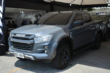 Pasay, PH - 11 Mayıs - Isuzu dmax 11 Mayıs 2024 tarihinde Pasay, Filipinler 'de Autofest test sürüşünde. Autofest, Filipinler 'de her yıl düzenlenen bir test sürüşü otomobil etkinliğidir..