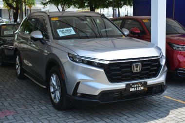 Pasay, PH - 11 Mayıs - Honda Crv 11 Mayıs 2024 tarihinde Pasay, Filipinler 'de Autofest test sürüşünde. Autofest, Filipinler 'de her yıl düzenlenen bir test sürüşü otomobil etkinliğidir..