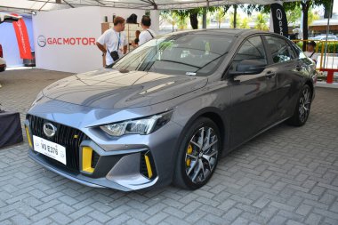 Pasay, PH - 11 Mayıs - Gac emboliyi 11 Mayıs 2024 tarihinde Pasay, Filipinler 'de Autofest test sürüşünde yaptı. Autofest, Filipinler 'de her yıl düzenlenen bir test sürüşü otomobil etkinliğidir..