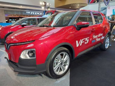 Pasay, PH - 1 Haziran - Vinfast Vf5 Vinfast Vf5 1 Haziran 2024 tarihinde Pasay, Filipinler 'de fırlatıldı. Vinfast, Vietnam merkezli bir elektrikli araç üreticisi..