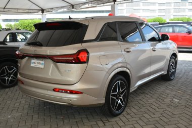 Pasay, PH - 11 Mayıs - Dfsk e5 11 Mayıs 2024 tarihinde Pasay, Filipinler 'de Autofest test sürüşünde. Autofest, Filipinler 'de her yıl düzenlenen bir test sürüşü otomobil etkinliğidir..