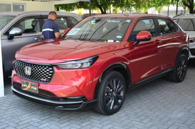 Pasay, PH - 11 Mayıs - Honda hrv 11 Mayıs 2024 tarihinde Pasay, Filipinler 'de Autofest test sürüşünde. Autofest, Filipinler 'de her yıl düzenlenen bir test sürüşü otomobil etkinliğidir..