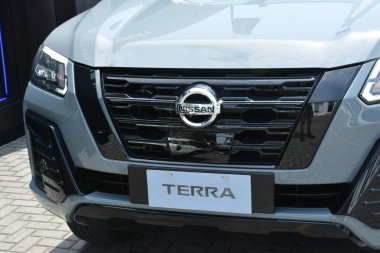 Pasay, PH - 11 Mayıs - Nissan Terra Autofest test sürüşünde 11 Mayıs 2024 Pasay, Filipinler. Autofest, Filipinler 'de her yıl düzenlenen bir test sürüşü otomobil etkinliğidir..