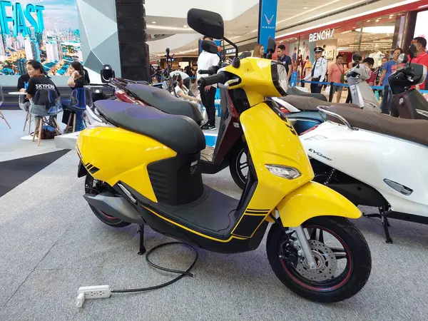 Pasay, PH - 1 Haziran - Vinfast vento s scooter 1 Haziran 2024 tarihinde Pasay, Filipinler 'de Vinfast otomobil lansmanında. Vinfast, Vietnam merkezli bir elektrikli araç üreticisi..