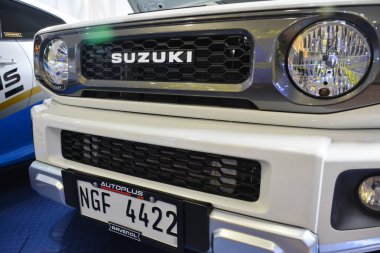 MUNTINLUPA, PH - JAN 28 - Suzuki jimny 28 Ocak 2024 tarihinde Muntinlupa, Filipinler 'de Neo klasik araba fuarında. Neo Classic, Filipinler 'de düzenlenen bir pazar sonrası araba fuarıdır..