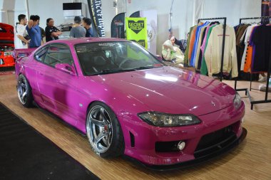 MUNTINLUPA, PH - JAN 28 - Nissan Silvia 28 Ocak 2024 tarihinde Muntinlupa, Filipinler 'de Neo klasik araba fuarında. Neo Classic, Filipinler 'de düzenlenen bir pazar sonrası araba fuarıdır..