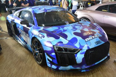 MUNTINLUPA, PH - JAN 28 - Audi r8 28 Ocak 2024 tarihinde Muntinlupa, Filipinler 'de Neo klasik araba fuarında. Neo Classic, Filipinler 'de düzenlenen bir pazar sonrası araba fuarıdır..