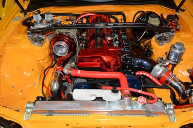 MUNTINLUPA, PH - JAN 28 - Toyota supra motoru 28 Ocak 2024 tarihinde Muntinlupa, Filipinler 'de Neo klasik araba fuarında. Neo Classic, Filipinler 'de düzenlenen bir pazar sonrası araba fuarıdır..