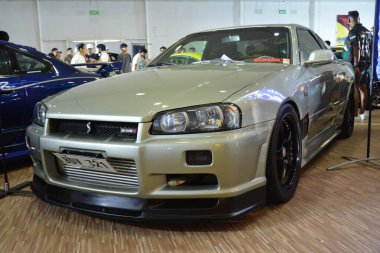 MUNTINLUPA, PH - JAN 28 - Nissan silueti 28 Ocak 2024 tarihinde Muntinlupa, Filipinler 'de Neo klasik araba fuarında. Neo Classic, Filipinler 'de düzenlenen bir pazar sonrası araba fuarıdır..
