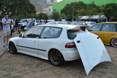 MUNTINLUPA, PH - JAN 28 - Honda civic 28 Ocak 2024 tarihinde Muntinlupa, Filipinler 'de Neo klasik araba fuarında. Neo Classic, Filipinler 'de düzenlenen bir pazar sonrası araba fuarıdır..