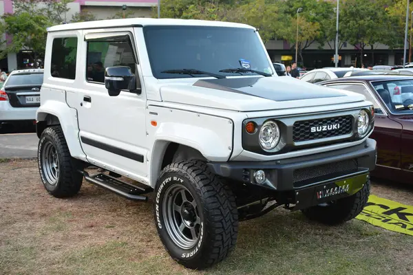 stock image MUNTINLUPA, PH - JAN 28 - Suzuki jimny at Neo classic car show on January 28, 2024 in Muntinlupa, Philippines. Neo classic is a aftermarket car show event held in Philippines.