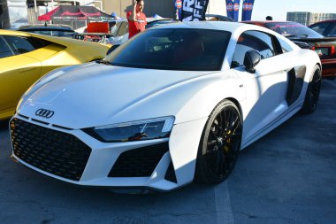 Paranak, PH - 3 Şubat - Audi r8 Legit Manila 1620 'de 3 Şubat 2024' te Paranaque, Filipinler 'de buluşacak. Legit Manila 1620, Filipinler 'de düzenlenen bir otomobil yarışması..