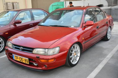 PARANAQUE, PH - 18 Şubat - Toyota corolla 18 Şubat 2024 tarihinde Paranaque, Filipinler 'de Yavaşla Pazar günü araba buluşması. Pazar günü Filipinler 'de bir araba yarışması var..
