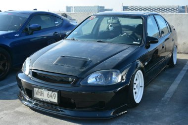 PARANAQUE, PH - MAR 3 - Honda Civic in media mix car meet at 3 Mart 2024, Paranaque, Filipinler. Medya karışımı, Filipinler 'de düzenlenen bir otomobil yarışması..