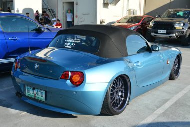 PARANAQUE, PH - MAR 3 - Bmw z4 3 Mart 2024 tarihinde Paranaque, Filipinler 'de bir araya geldi. Medya karışımı, Filipinler 'de düzenlenen bir otomobil yarışması..