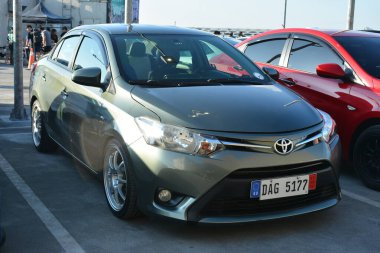 PARANAQUE, PH - MAR 3 - Toyota vios at media mix car meet at 3 Mart 2024, Paranaque, Filipinler. Medya karışımı, Filipinler 'de düzenlenen bir otomobil yarışması..