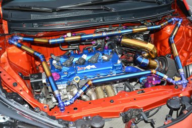 PASIG, PH - MAR 23 - Toyota vios motor 23 Mart 2024 tarihinde Pasig, Filipinler 'de araba kulüpleri muharebesinde. Araba Kulübü Muharebesi, Filipinler 'de düzenlenen bir araba fuarıdır..