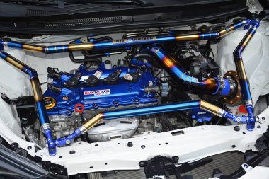 PASIG, PH - MAR 23 - Toyota vios motor 23 Mart 2024 tarihinde Pasig, Filipinler 'de araba kulüpleri muharebesinde. Araba Kulübü Muharebesi, Filipinler 'de düzenlenen bir araba fuarıdır..