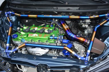 PASIG, PH - MAR 23 - Toyota vios motor 23 Mart 2024 tarihinde Pasig, Filipinler 'de araba kulüpleri muharebesinde. Araba Kulübü Muharebesi, Filipinler 'de düzenlenen bir araba fuarıdır..