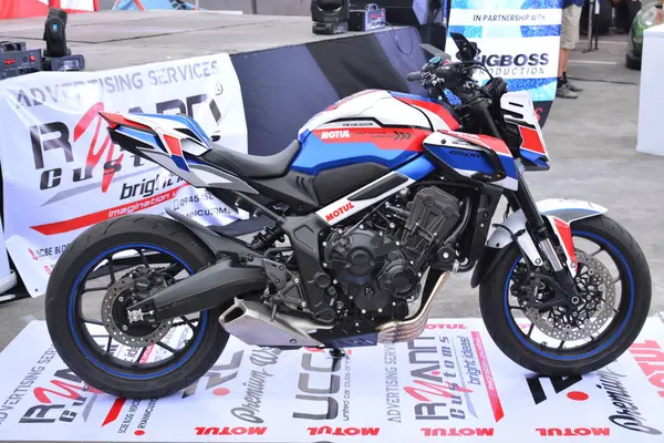 PASIG, PH - MAR 23 - Honda Cbr650r 23 Mart 2024 tarihinde Pasig, Filipinler 'de araba kulüpleri savaşında. Araba Kulübü Muharebesi, Filipinler 'de düzenlenen bir araba fuarıdır..