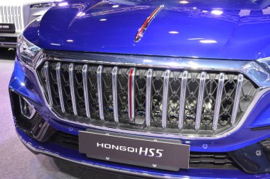 PASAY, PH - APR. 7 - Hongqi hs5 Manila Uluslararası Otomobil Fuarı 7 Nisan 2024 tarihinde Pasay, Filipinler 'de. Manila International Auto Show, Filipinler 'de düzenlenen yıllık otomobil fuarıdır..