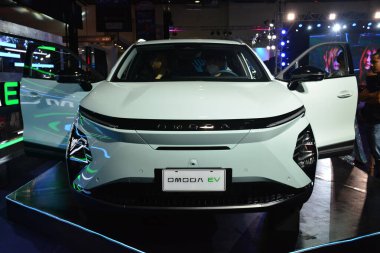 PASAY, PH - APR. 7 - Omoda e5 Manila Uluslararası Otomobil Fuarı 'nda 7 Nisan 2024 tarihinde Pasay, Filipinler' de. Manila International Auto Show, Filipinler 'de düzenlenen yıllık otomobil fuarıdır..