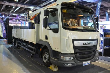 PASAY, PH - APR. 7 - Daf lf Manila Uluslararası Otomobil Fuarı 'nda 7 Nisan 2024 tarihinde Pasay, Filipinler' de. Manila International Auto Show, Filipinler 'de düzenlenen yıllık otomobil fuarıdır..