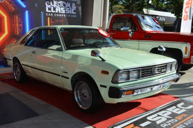 Pasay, PH - APR 6 - Toyota Corona Manila Uluslararası Otomobil Fuarı 'nda 6 Nisan 2024 tarihinde Pasay, Filipinler' de. Manila International Auto Show, Filipinler 'de her yıl düzenlenen bir otomobil fuarıdır..