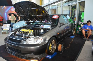 Pasay, PH - APR 6 - Honda civic Manila Uluslararası Otomobil Fuarı 'nda 6 Nisan 2024 tarihinde Pasay, Filipinler' de. Manila International Auto Show, Filipinler 'de her yıl düzenlenen bir otomobil fuarıdır..