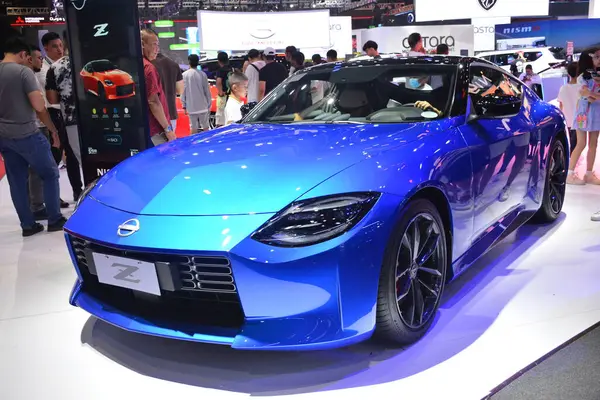 Pasay, PH-6 - Nissan Fairlady z Manila Uluslararası Otomobil Fuarı 'nda 6 Nisan 2024 tarihinde Pasay, Filipinler' de. Manila International Auto Show, Filipinler 'de her yıl düzenlenen bir otomobil fuarıdır..