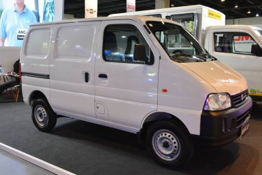 Pasay, PH - 20 Temmuz - Suzuki Eeco Filipin ticari araç fuarında 20 Temmuz 2024 tarihinde Pasay, Filipinler 'de. Filipin ticari araç fuarı Filipinler 'de yıllık bir kamyon fuarıdır..