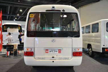 Pasay, PH - 20 Temmuz - Filipin ticari araç fuarında 20 Temmuz 2024 tarihinde Pasay, Filipinler 'de JMC yardımcı oyuncusu. Filipin ticari araç fuarı Filipinler 'de yıllık bir kamyon fuarıdır..