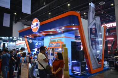 Pasay, PH - MAR 24 - 24 Mart 2024 'te Filipinler' deki Inside Racing Bike Fest and Trade Show 'da Gulf Booth. İçerideki yarış, Filipinler 'de her yıl düzenlenen bir motosiklet gösterisi..