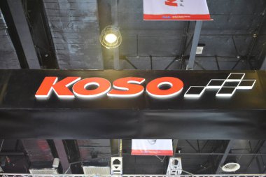 Pasay, PH - MAR 24 - Koso standı 24 Mart 2024 tarihinde Pasay, Filipinler 'deki Inside Racing Bike Fest and Trade Show' da. İçerideki yarış, Filipinler 'de her yıl düzenlenen bir motosiklet gösterisi..