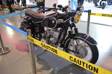 Pasay, PH - APR 27 - Makina Moto Show 'da 27 Nisan 2024 Pasay, Filipinler' de motosiklet. Makina Moto, Filipinler 'de düzenlenen yıllık bir motosiklet fuarıdır..