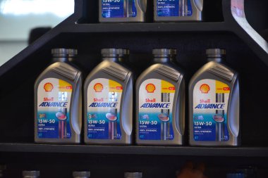 Pasay, PH - APR 27 - 27 Nisan 2024 'te Filipinler' deki Makina Moto Show 'da sentetik yağı geliştirdi. Makina Moto, Filipinler 'de düzenlenen yıllık bir motosiklet fuarıdır..