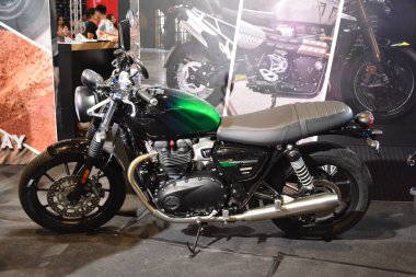 Pasay, PH-27 - 27 Nisan 2024 tarihinde Filipinler 'deki Makina Moto Show' da hız ikizi 900. Makina Moto, Filipinler 'de düzenlenen yıllık bir motosiklet fuarıdır..