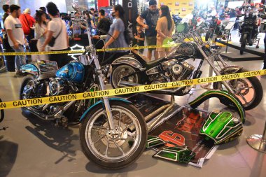 Pasay, PH - 27 Nisan - 27 Nisan 2024 tarihinde Filipinler, Pasay 'da Makina Moto Show' da büyük köpek mastifi. Makina Moto, Filipinler 'de düzenlenen yıllık bir motosiklet fuarıdır..
