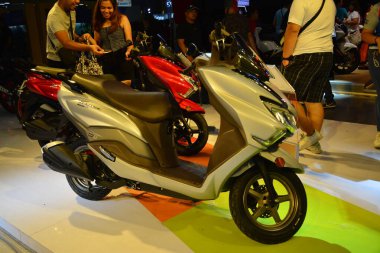 Pasay, PH - APR 27 - Suzuki hırsızları 27 Nisan 2024 tarihinde Filipinler, Pasay 'da Makina Moto Show' da. Makina Moto, Filipinler 'de düzenlenen yıllık bir motosiklet fuarıdır..