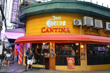 MAKATI, PH - 17 Şubat - Jose Cuervo kantin cephesi 17 Şubat 2024 tarihinde Makati, Filipinler 'de. Jose Cuervo, Filipinler 'de yer alan bir bar ve restorandır.. 